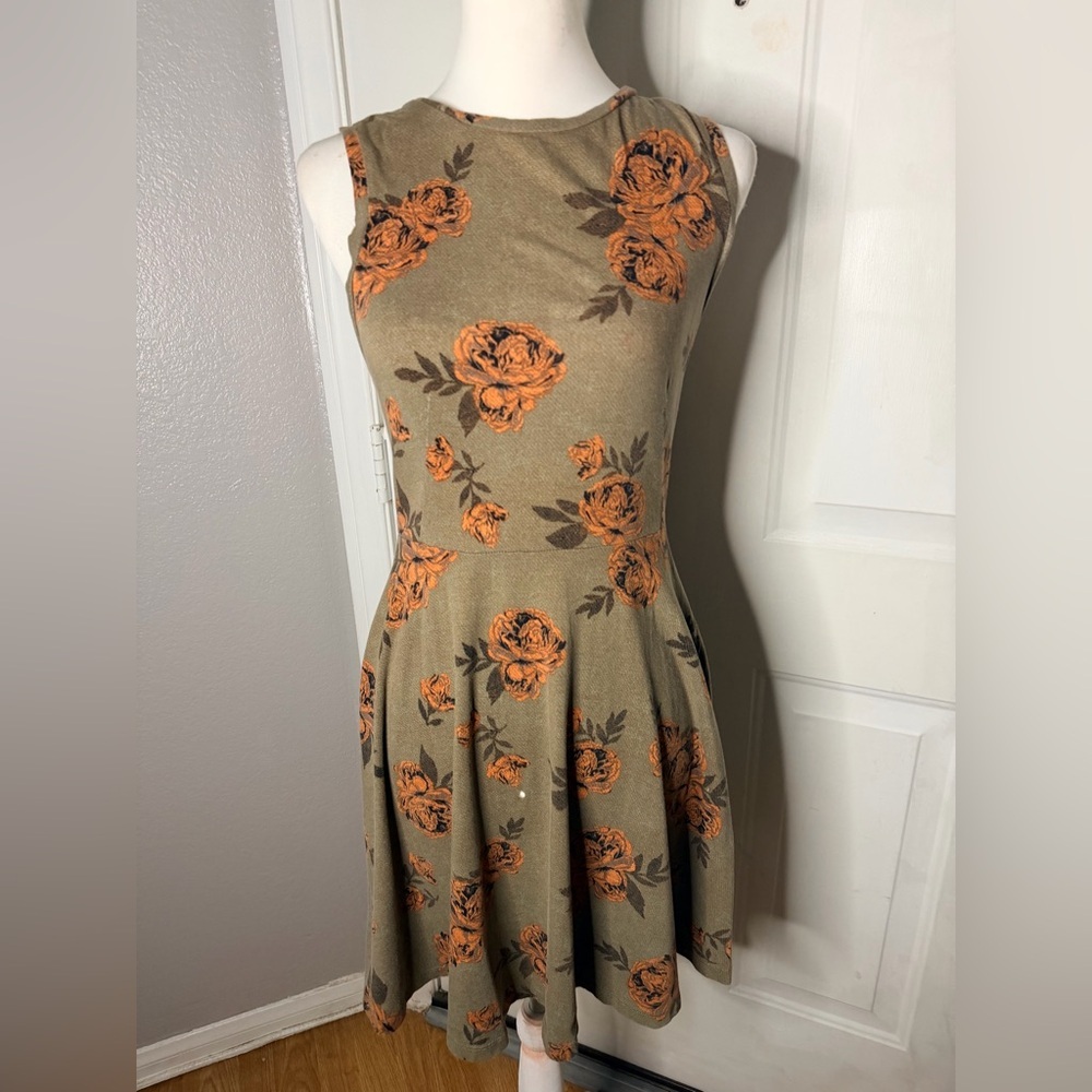 Vans | guc size medium | earth tones Floral skater Dress with exposed zipper